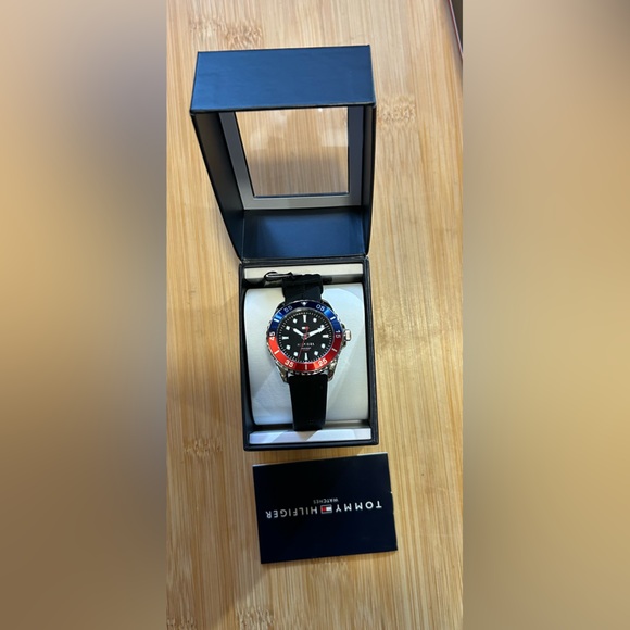 Tommy Hilfiger Watch With 36mm Black Face & Black Silicone Band main image 4